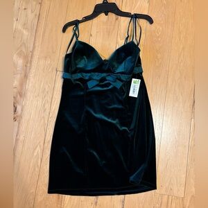 B Darlin Teal Dress with Elegant Design